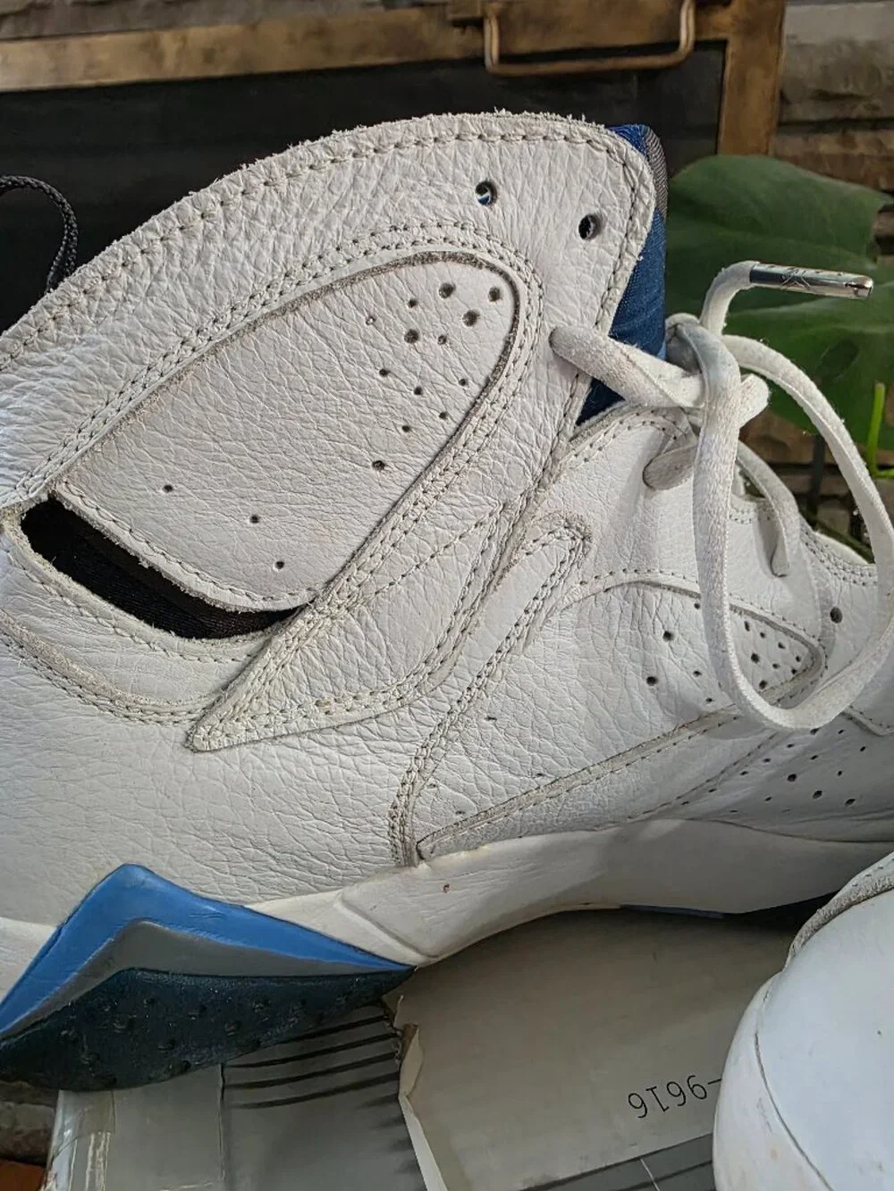 Jordan 7 Retro white and blue Men size 10.5 used 304775-141